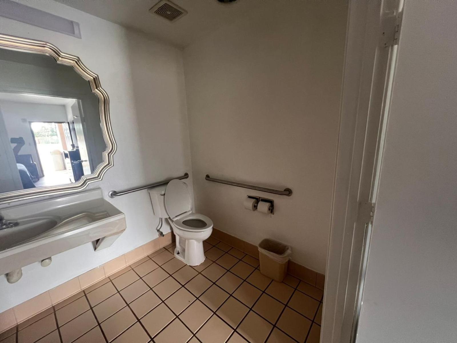Budget Inn By Oyo San Augustine Extérieur photo