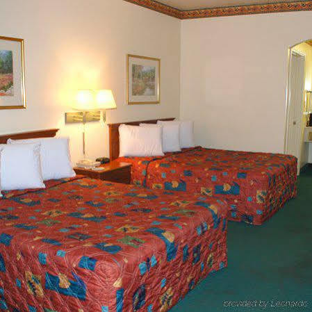 Budget Inn By Oyo San Augustine Extérieur photo